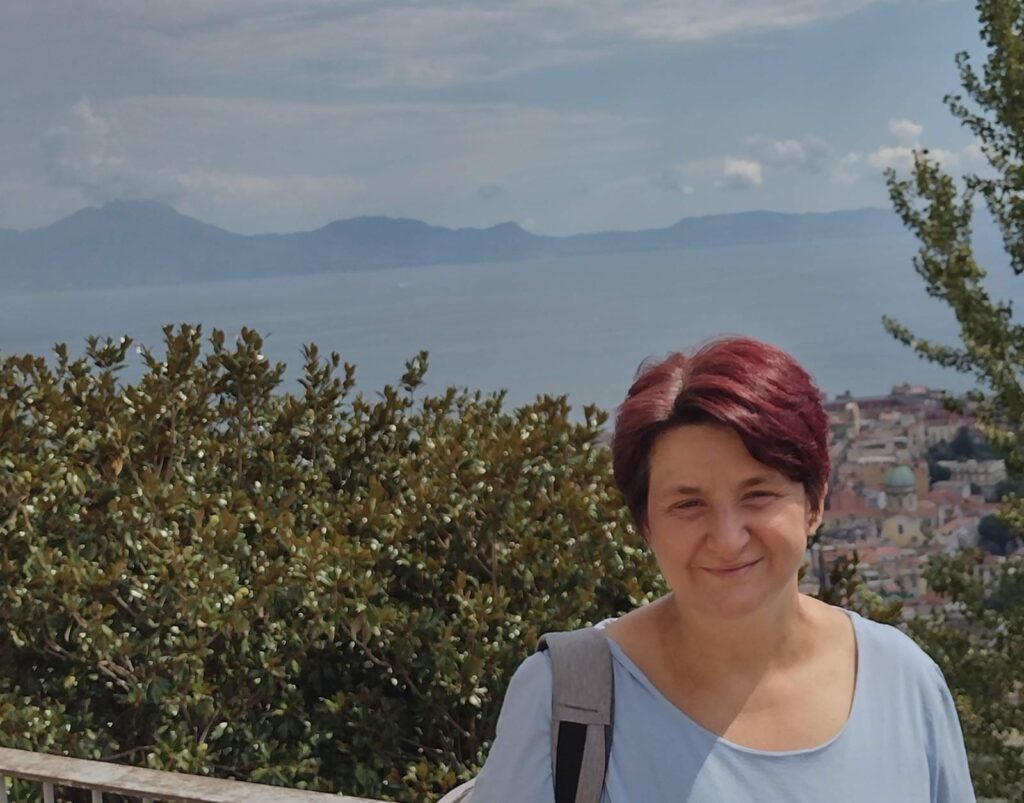 Nella foto, Simona Ferrari, advocate e volontaria di Novilunio